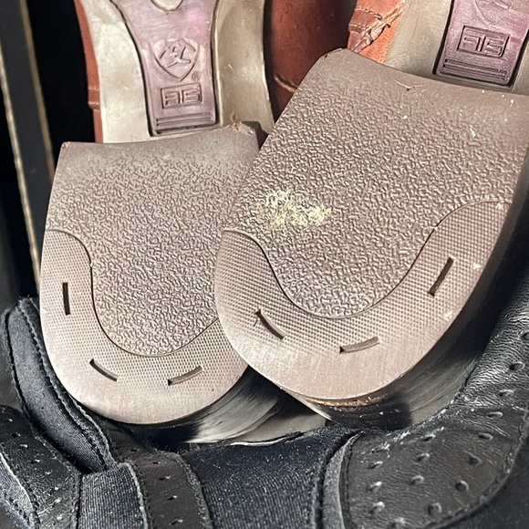 Preloved ARIAT York Boots Size 7B - Picture 10 of 17